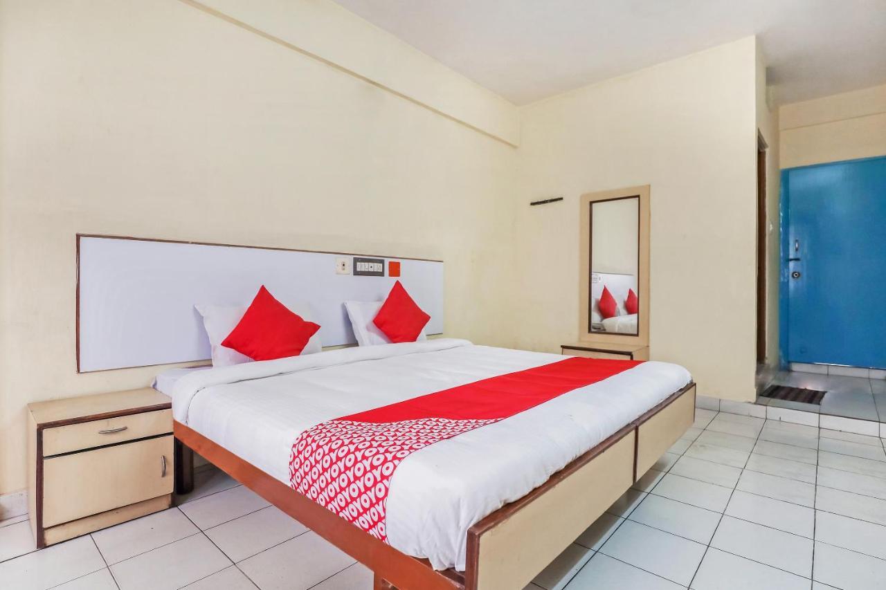 Oyo Hotel Hindustan Deluxe Мангалор Экстерьер фото